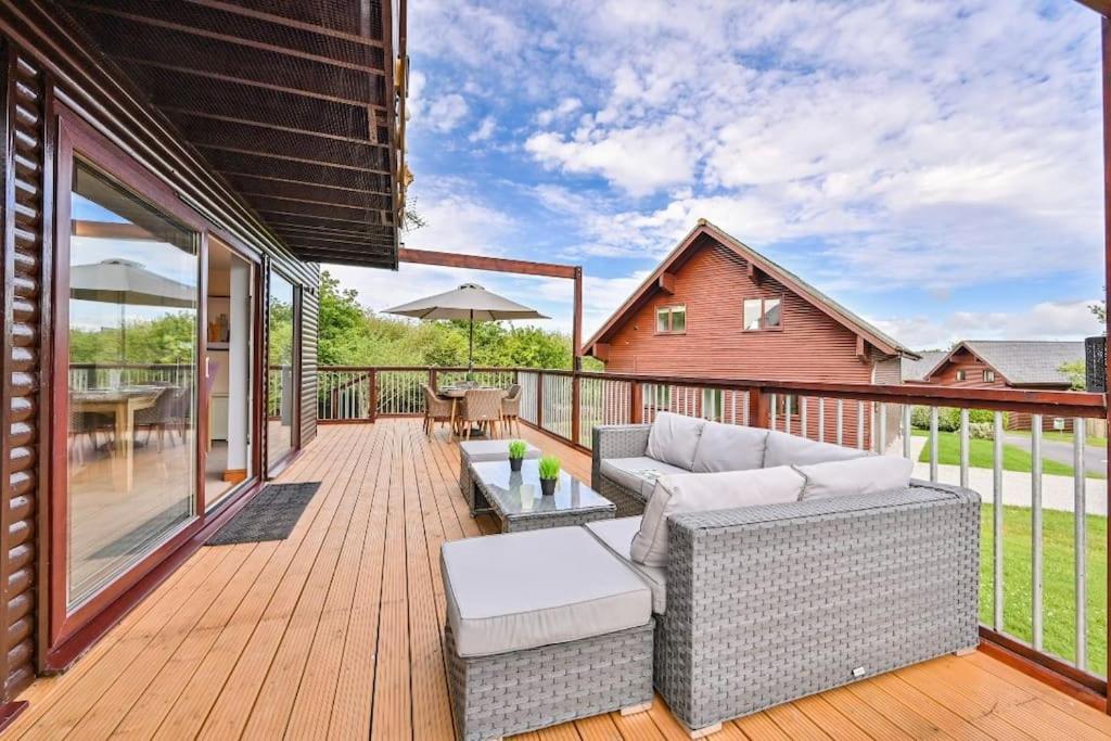 3 Bed Lodge With Ev Point Truro Exterior foto